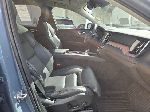 Certified 2024 Volvo XC60 B5 Ultimate w/ Protection Package Premier AWD/4WD image 11