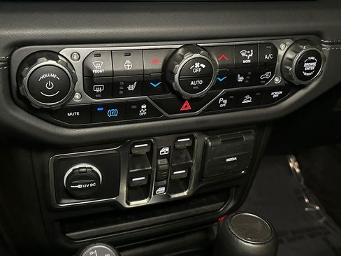 Used 2024 Jeep Wrangler High Altitude AWD/4WD image 26