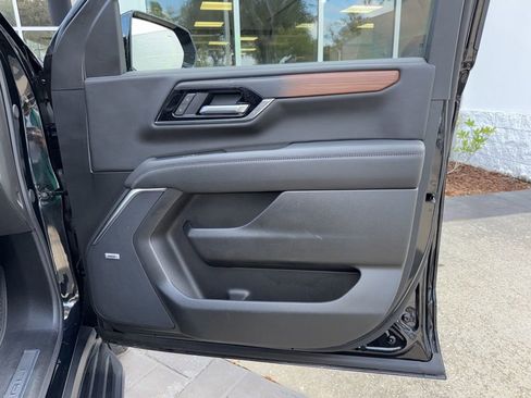 Used 2025 GMC Yukon Denali image 21