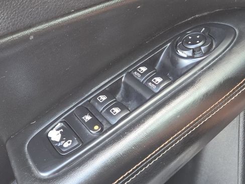 Used 2018 Jeep Compass Latitude AWD/4WD image 21