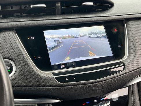 Used 2023 Cadillac XT6 Luxury image 13