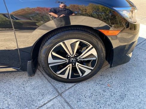 Used 2018 Honda Civic EX-L image 16