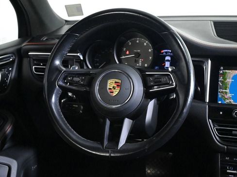 Certified 2022 Porsche Macan AWD/4WD image 13