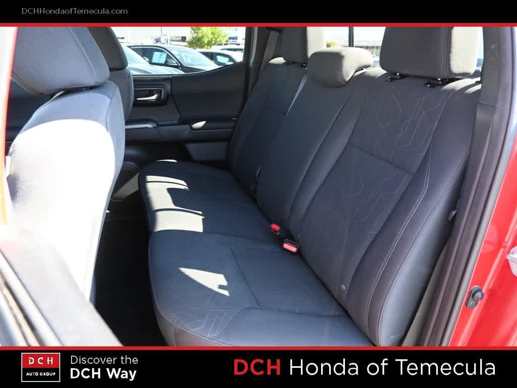 Used 2018 Toyota Tacoma TRD Off-Road w/ Technology Package AWD/4WD image 19