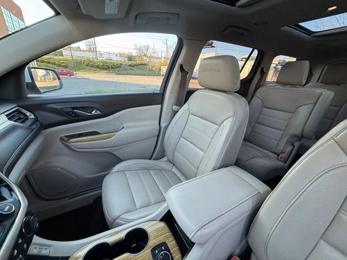 Used 2018 GMC Acadia Denali w/ Technology Package AWD/4WD image 19