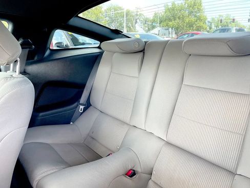 Used 2013 Ford Mustang Coupe RWD image 10