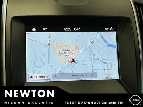Used 2019 Ford Edge SEL w/ Equipment Group 201A AWD/4WD image 9