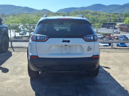 Used 2022 Jeep Cherokee Latitude w/ Sun & Sound Group AWD/4WD image 4