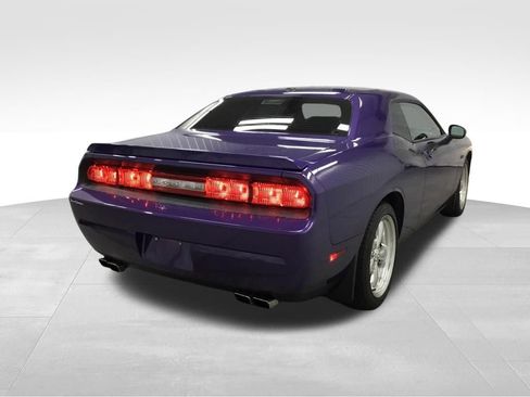 Used 2010 Dodge Challenger R/T RWD image 15