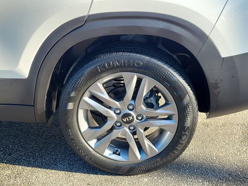 Used 2021 Kia Seltos S image 7