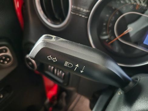 Used 2019 Jeep Wrangler Unlimited Sahara w/ Quick Order Package 24M Moab AWD/4WD image 21