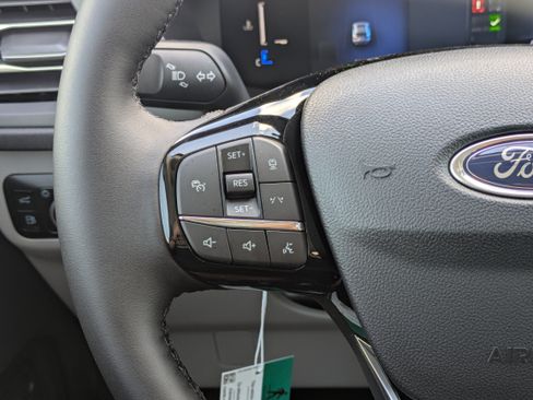 New 2026 Ford Escape SE FWD image 25