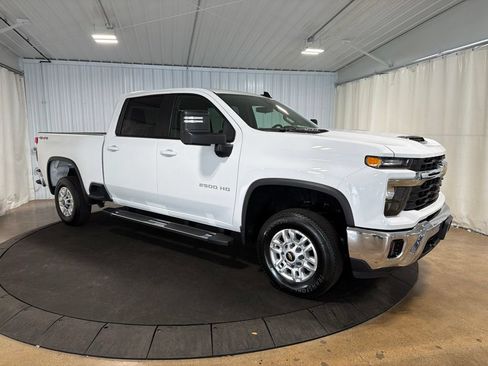 Certified 2025 Chevrolet Silverado 2500 LT w/ Convenience Package AWD/4WD image 11