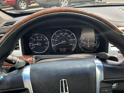Used 2010 Lincoln MKS FWD image 13
