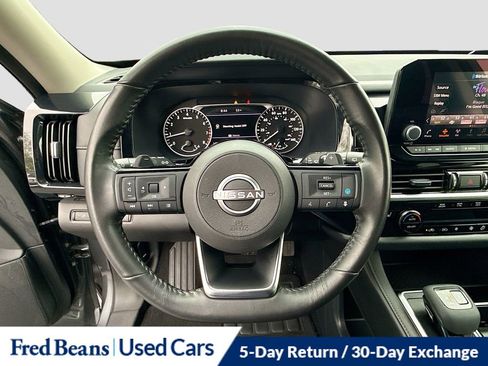 Used 2023 Nissan Pathfinder SV AWD/4WD image 13
