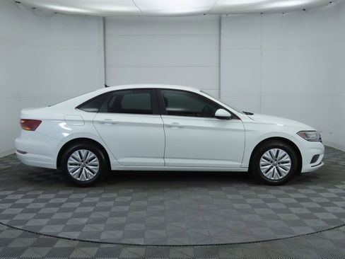 Used 2019 Volkswagen Jetta S image 4
