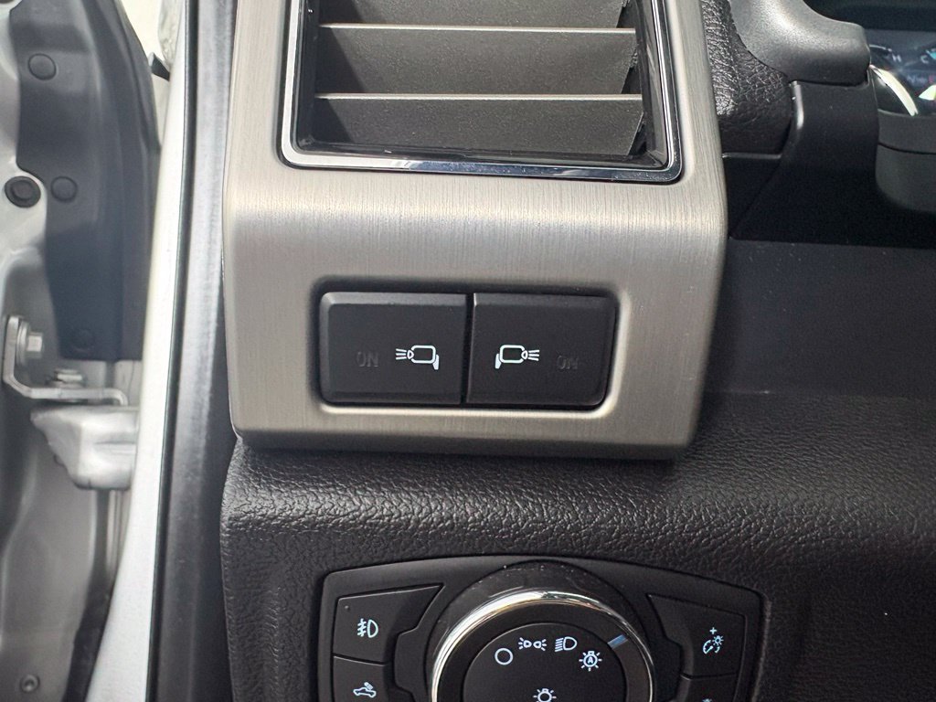Used 2018 Ford F150 Platinum w/ Equipment Group 701A Luxury AWD/4WD image 22