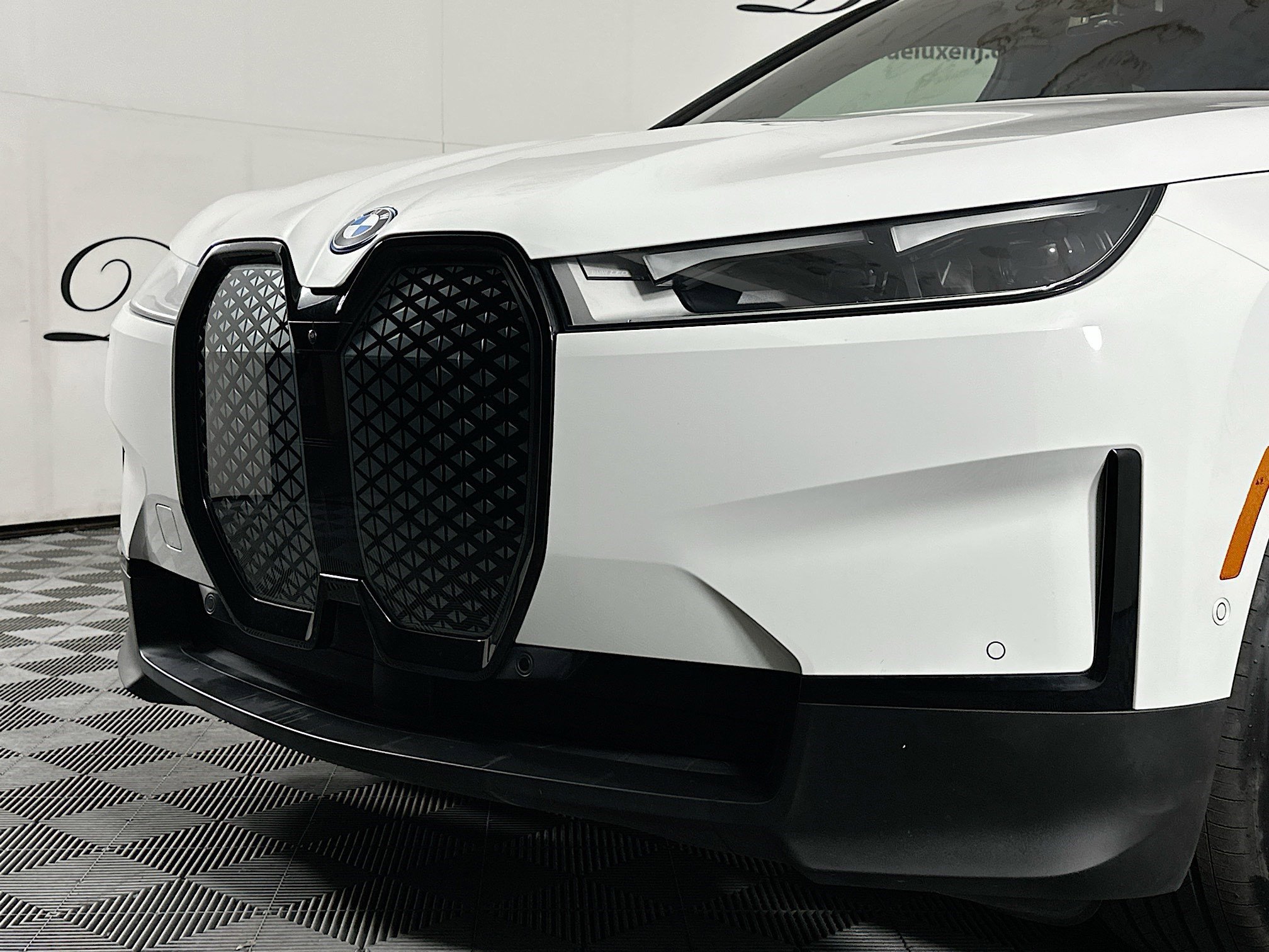 Used 2022 BMW iX xDrive50 w/ Premium Package AWD/4WD image 33