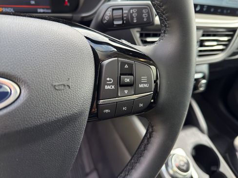 New 2025 Ford Escape SE image 18