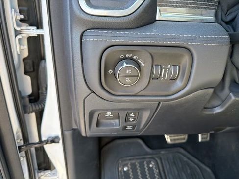Used 2022 RAM 1500 Limited AWD/4WD image 21