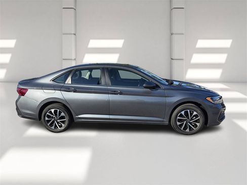 Used 2023 Volkswagen Jetta S image 3