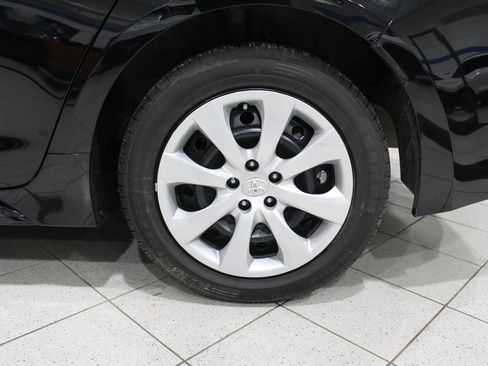 Used 2023 Toyota Corolla LE image 12