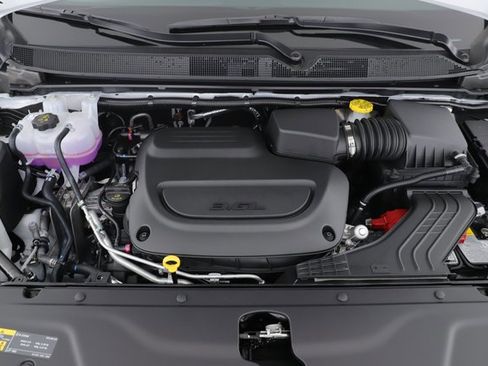 New 2026 Chrysler Pacifica Select image 15