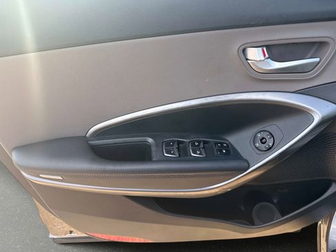 Used 2018 Hyundai Santa Fe Sport w/ 2.4L Value Package 02 FWD image 16