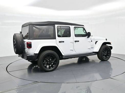 Used 2021 Jeep Wrangler Unlimited Sahara w/ Cold Weather Group image 7
