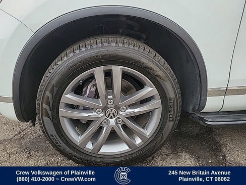 Used 2016 Volkswagen Touareg VR6 image 18