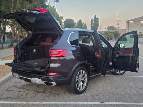 Used 2020 BMW X5 xDrive50i w/ Executive Package AWD/4WD image 51