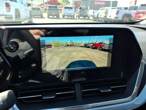 New 2026 Chevrolet Trax LT image 17