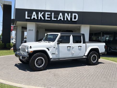 Used 2023 Jeep Gladiator Sport AWD/4WD image 2