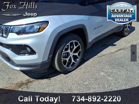 Used 2024 Jeep Compass Limited image 5