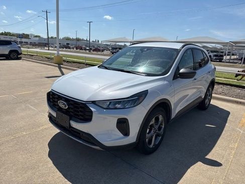 Used 2025 Ford Escape ST-Line image 3