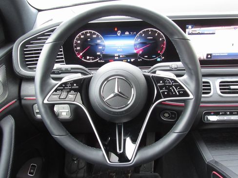 Certified 2025 Mercedes-Benz GLS 450 4MATIC image 30