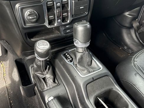 Used 2023 Jeep Wrangler Unlimited Sahara image 8