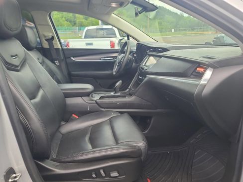 Used 2017 Cadillac XT5 Luxury image 21