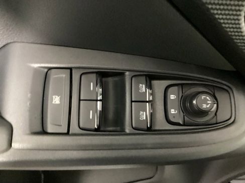 Used 2024 Subaru Crosstrek 2.0i Premium image 18