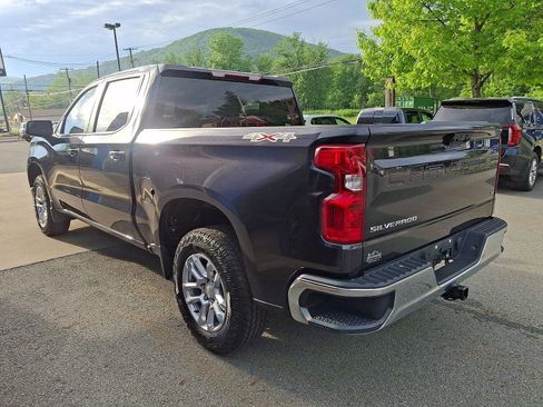 Used 2023 Chevrolet Silverado 1500 LT AWD/4WD image 4