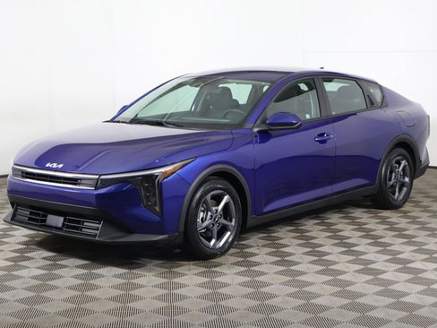 Used 2025 Kia K4 LXS image 6