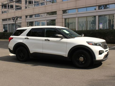 Used 2021 Ford Explorer 4WD Police Interceptor image 2