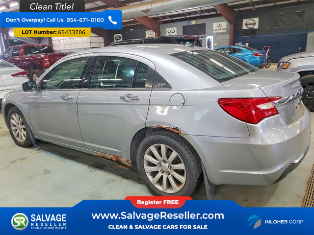 Used 2013 Chrysler 200 Limited FWD image 3
