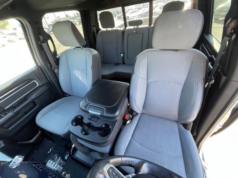 Used 2024 RAM 2500 Big Horn w/ Safety Group image 39