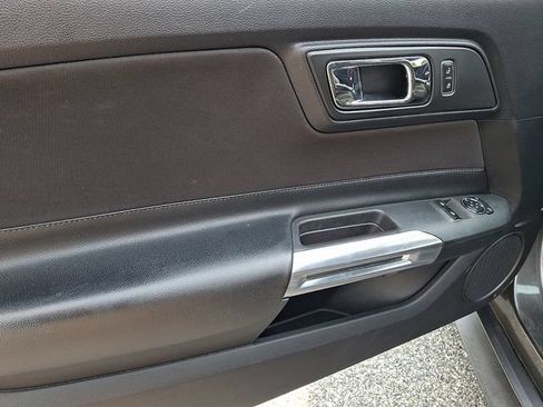 Used 2016 Ford Mustang Coupe RWD image 12