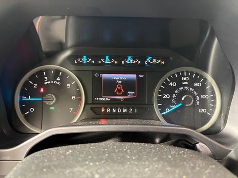 Used 2016 Ford F150 XLT w/ Equipment Group 302A Luxury AWD/4WD image 16
