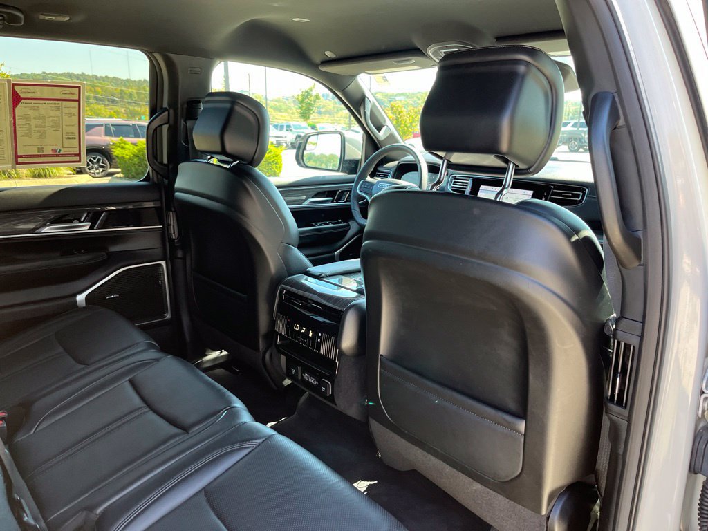 Used 2022 Jeep Wagoneer Series II RWD image 24