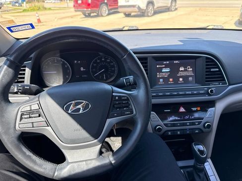 Used 2017 Hyundai Elantra Value Edition FWD image 18