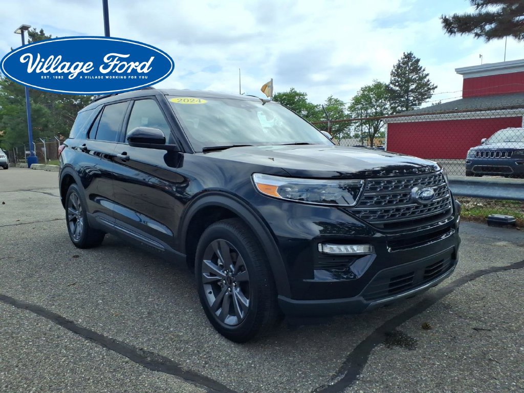 Certified 2024 Ford Explorer XLT w/ Equipment Group 202A AWD/4WD image 4