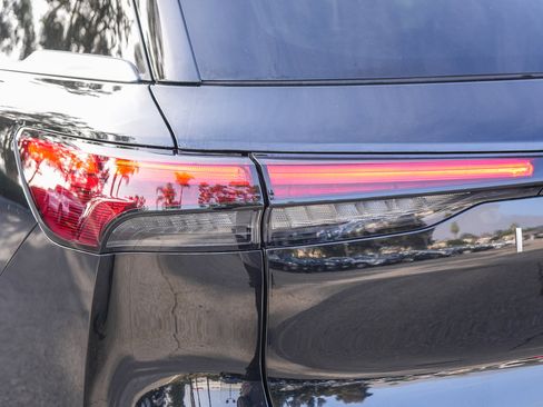 Used 2026 INFINITI QX60 Luxe w/ Cargo Package image 9